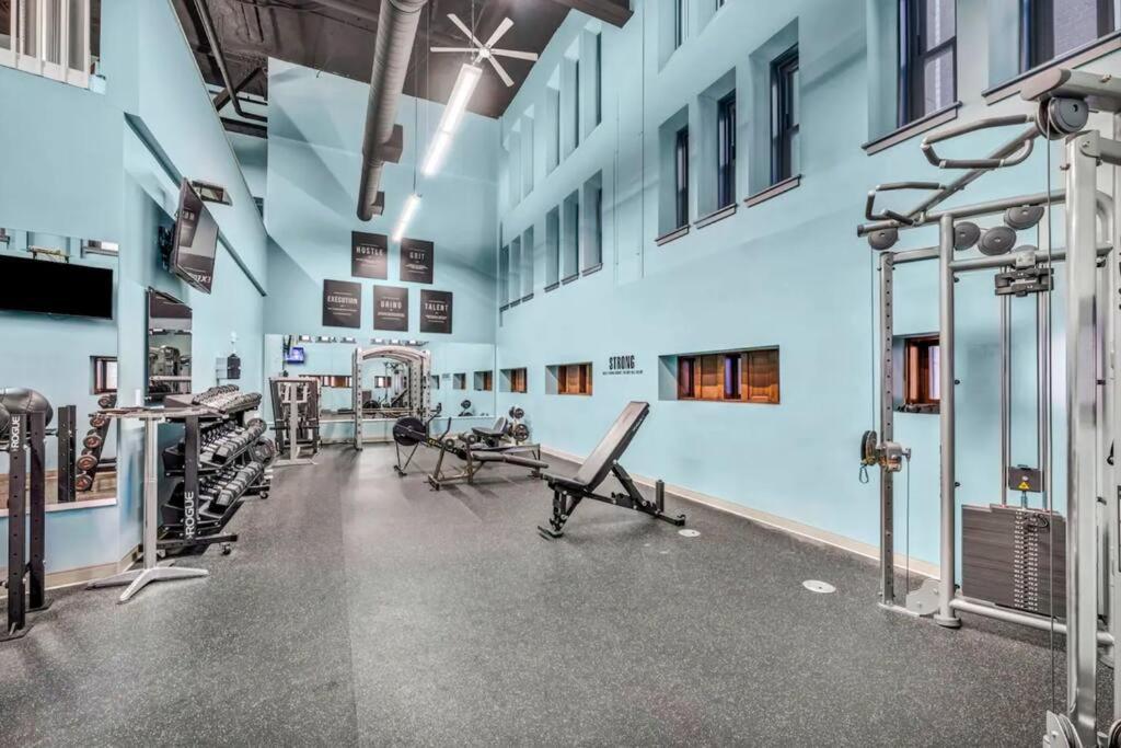 2br Unit In The Heart Of Dt On Playhouse Square, With Pool And Gym Access-1106 Apartment *